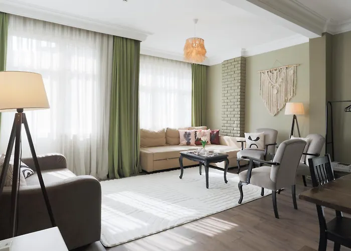 Triplex In The Heart Of Taksim For Big Groups And Familes