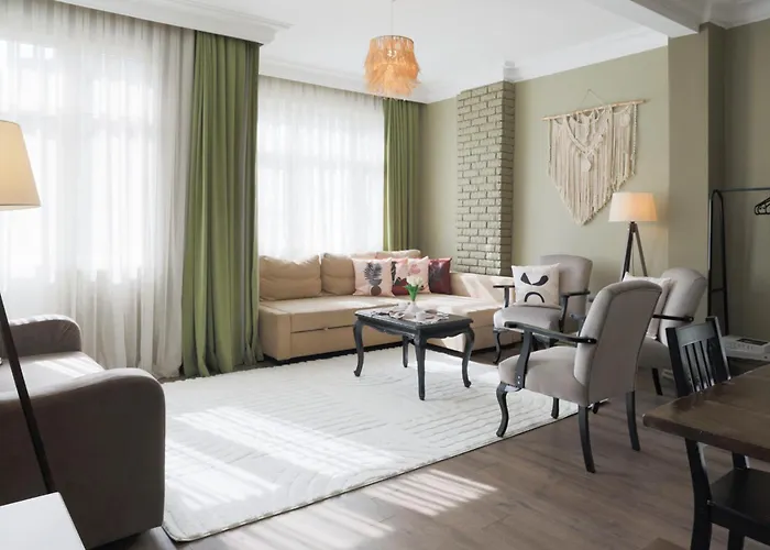 Triplex In The Heart Of Taksim For Big Groups And Familes