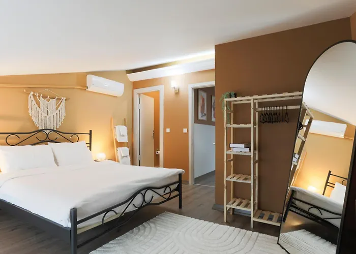 Triplex In The Heart Of Taksim For Big Groups And Familes