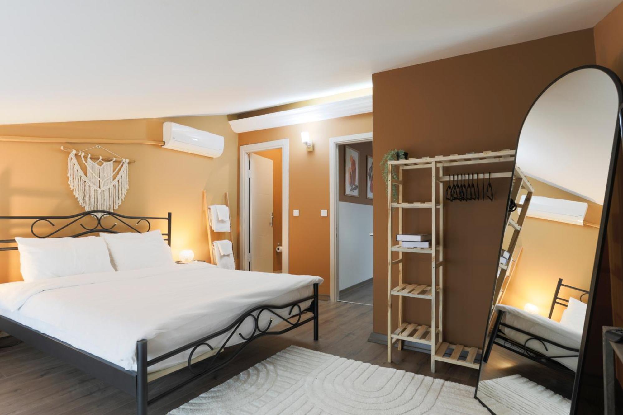 Triplex In The Heart Of Taksim For Big Groups And Familes Apartment