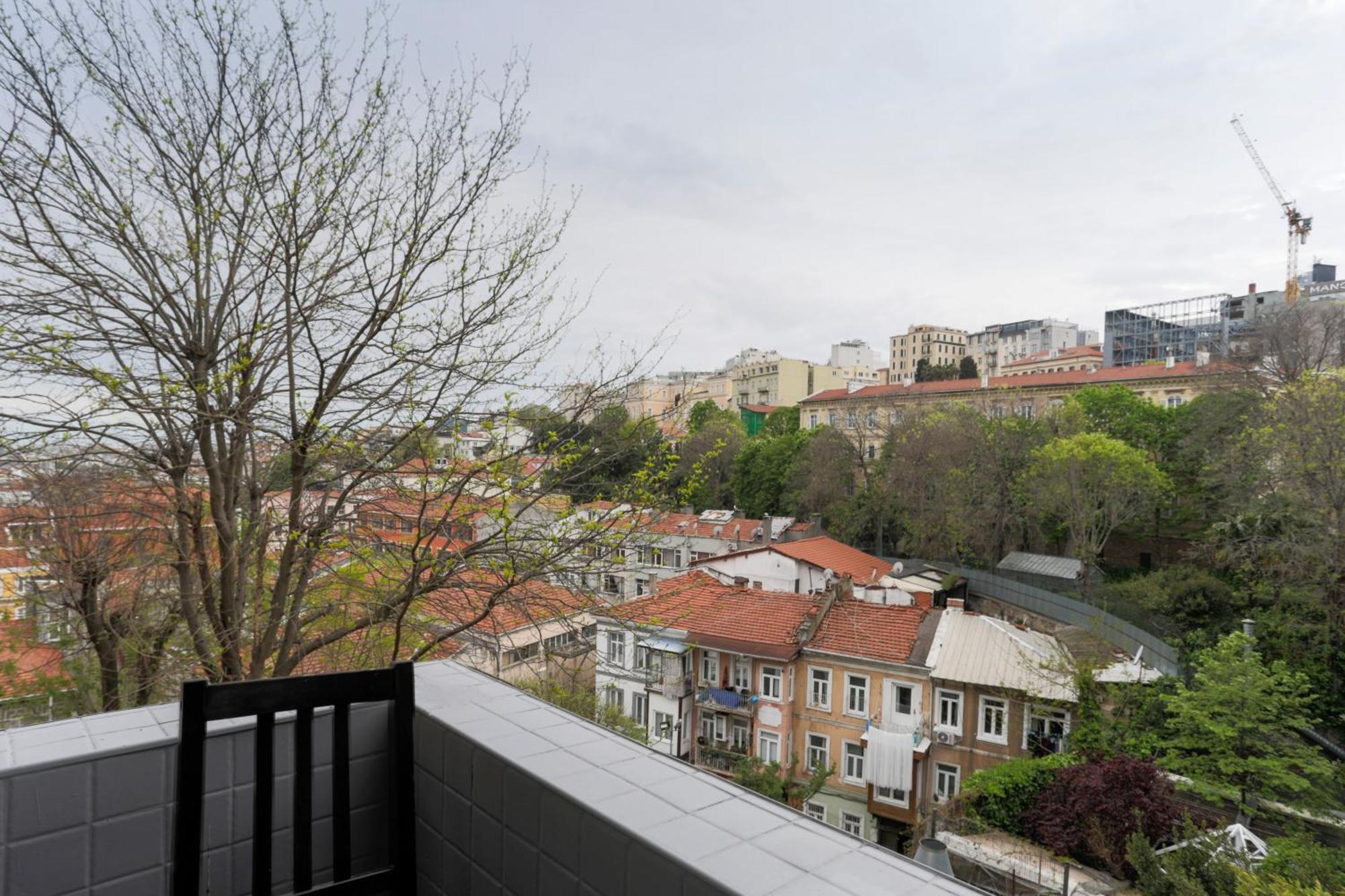 Triplex In The Heart Of Taksim For Big Groups And Familes Apartment