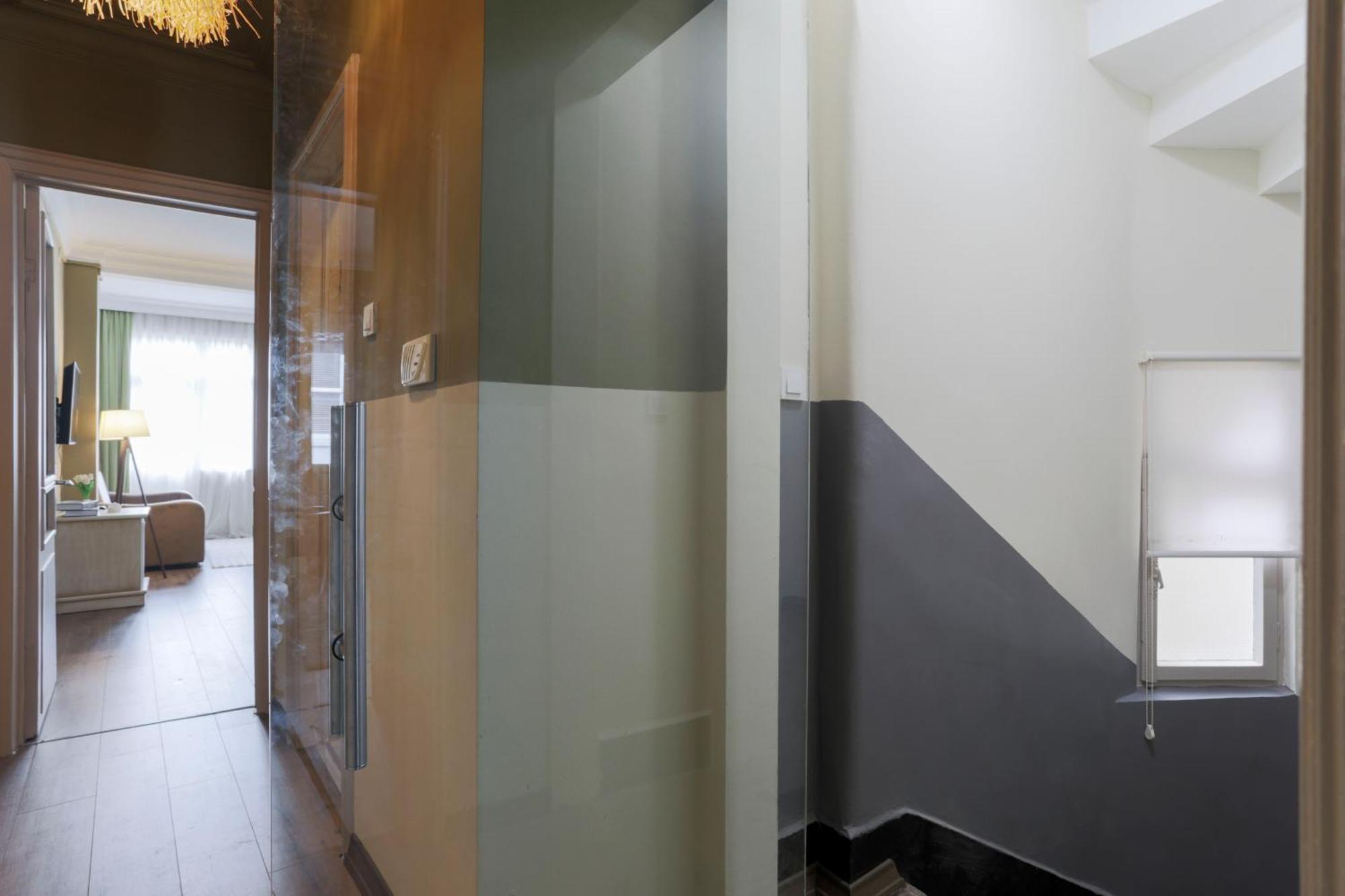 Triplex In The Heart Of Taksim For Big Groups And Familes Istanbul