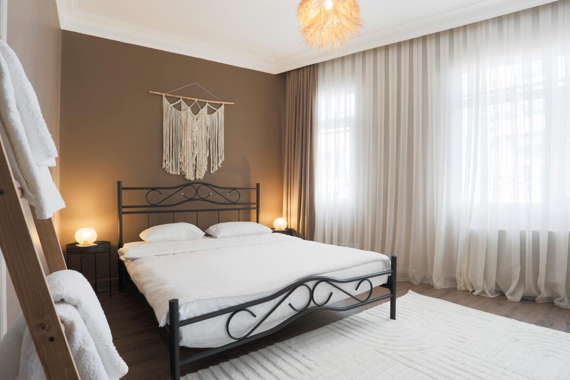 Triplex In The Heart Of Taksim For Big Groups And Familes Istanbul